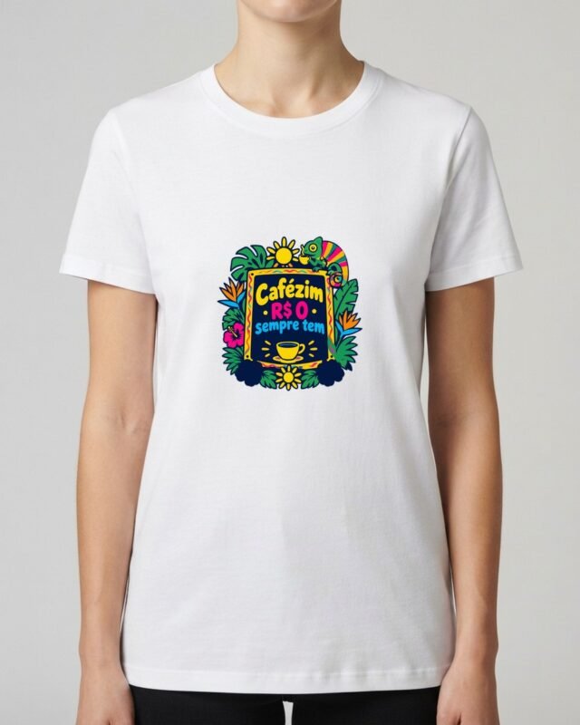 Camiseta Cafézim Sempre Tem Camaleão Mineirês Unissex 100% Algodão, vestida em modelo feminina