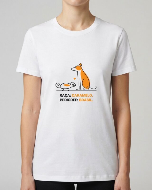 Camiseta Raça Caramelo Pedigree Brasil Vira-Lata com Camaleão Minimal Linha Unissex 100% Algodão, vestida em modelo feminina