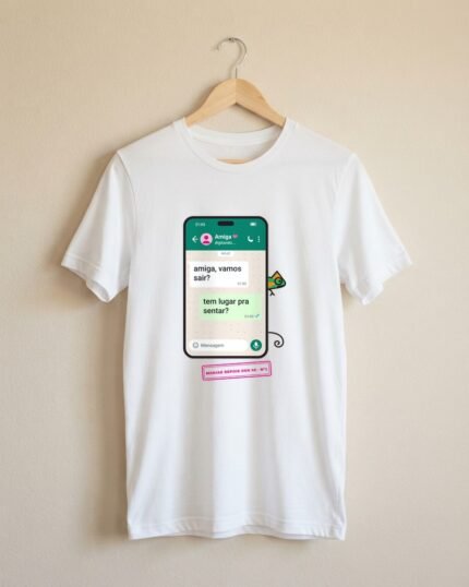 Camiseta Amiga Vamos Sair? Tem Lugar pra Sentar? WhatsApp Manias Depois dos 40 Camaleão Unissex 100% Algodão